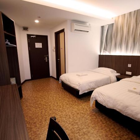 Pavilion Inn Miri Exterior photo